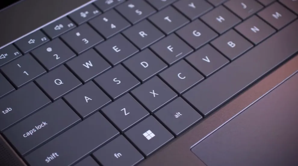 Đánh Giá Laptop Dell Pro Max 16 Premium MA16250: Cỗ Máy Đồ Họa "Vô Đối" Cho Kỹ Sư Và Chuyên Gia AI